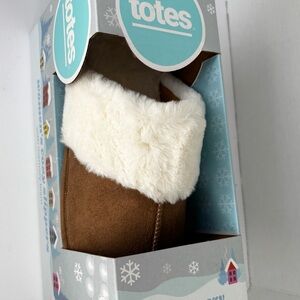 Totes Tan Boots with Cream Fur Lining